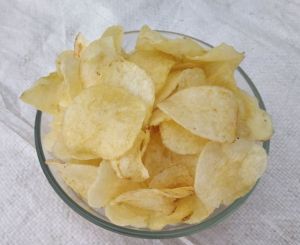 Bapu Wafers Salted Potato Chips, Packaging Size : 250gm, 500gm, 1Kg, Packaging Type : Plastic Packet