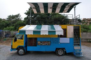 Food truck with top sitting