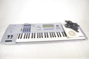 New Yamaha Motif ES6 61 Key Keyboard Synthesizer