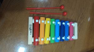wooden xylophone with 8 notes toy