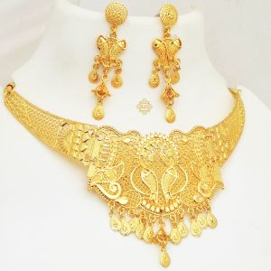 Gold Traditional Necklace Set