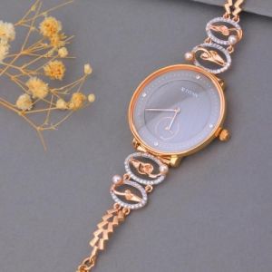 silver strap watch001