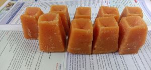 organic jaggery cubes