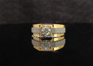 Men\'s Natural Diamond Boss Solitaire Ring .