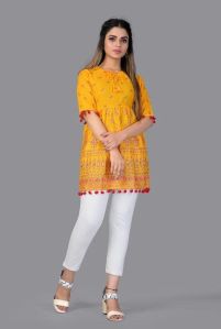 Ladies Pompom Short Kurti