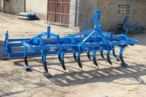 CULTIVATORS WITH ROLLER