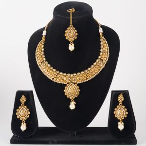 gold kundan jewellery