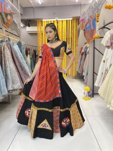 designer lehenga