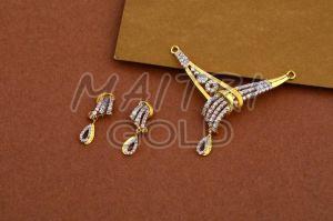Ladies Gold Diamond Tanmaniya Necklace Set