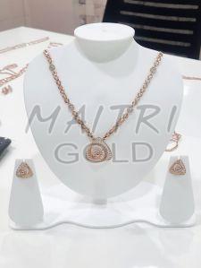 Ladies Party Wear Gold Chain Necklace Set