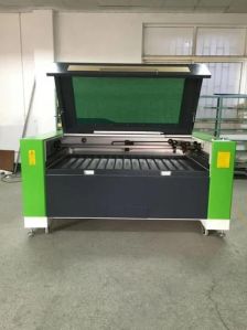 Automatic Laser Engraving Machine