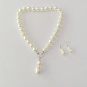 White Pearl Lock Necklace Set