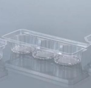 3 Compartment Plastic Cupcake Tray