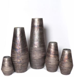 Polished Plain Handicrafted Flower Vase, Shape : Round Shaped