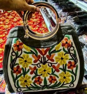 Suede Embroidered Ladies Hand Bags, Technics : Hanmade