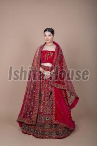 Ladies Designer Bridal Lehenga Choli, Technics : Embroidered