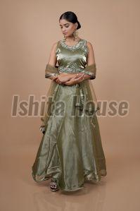 Ladies Green Satin Lehenga Choli, Technics : Machine Made