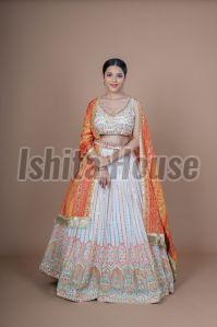 Ladies Stylish Embroidery Work Lehenga Choli, Technics : Machine Made