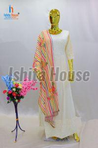 Ladies White Georgette Anarkali Suit, Technics : Machine Made