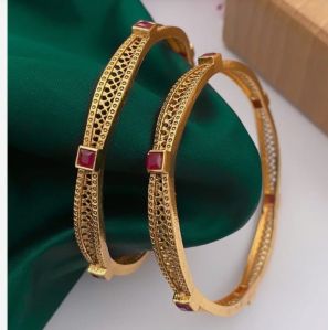 Metal Plain Polished Ladies Fancy Bangles, Packaging Type : Box