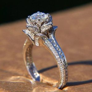 Ladies Modern Engagement Ring