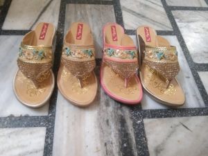 Ladies Kolhapuri Slippers For Casual Wear, Party Wear