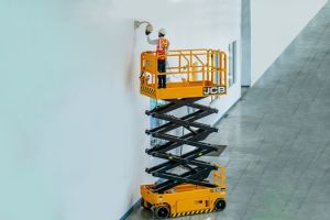 JCB Electric Scissor Lifts, Loading Capacity : 1000-2000kg