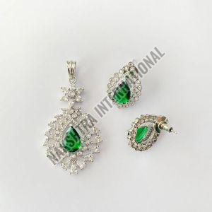 Emerald Pendant Set