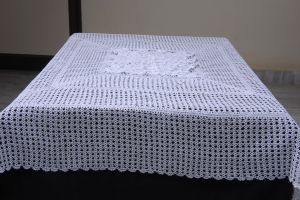 Plain Handmade Crochet Table Cover For Home Decor