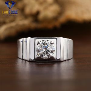 1.24 TDW Round Cut Diamond White Gold Ring