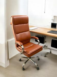 Plain Leatherette Leather Chairs For Restaurant, Office, Hotel, Home, Banquet, School, Library's, Home Office