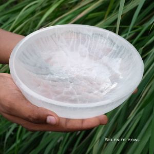 Selenite Crystal Bowl, Technics : Handmade