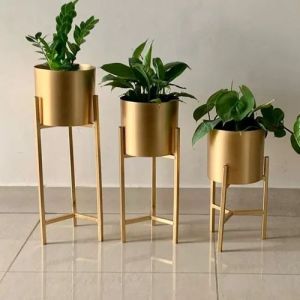 Plain Polished Iron Planter Stand For Outdoor Use, Indoor Use