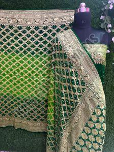 Checked Green Chiffon Sarees, Technics : Hand Made