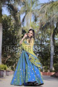 Silk Ladies Zari Work Lehenga, Sleeve Type : Sleeveless