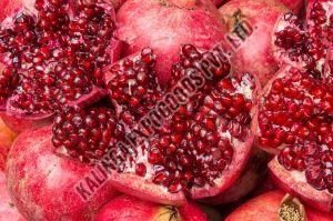 Natural Fresh Pomegranate, Color : Red For Human Consumption