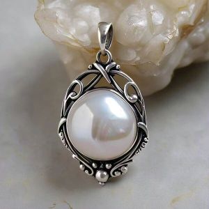 Eris Sterling Silver Handmade Freshwater Mother Pearl Pendant