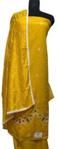 Elegant Yellow Muslin Suit With Exquisite Embroidery