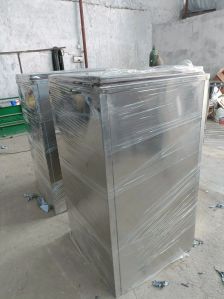 Stainless Steel Water Chilling Plant, Voltage : 220V, Weight : 70-75KG, Tank Capacity : 500