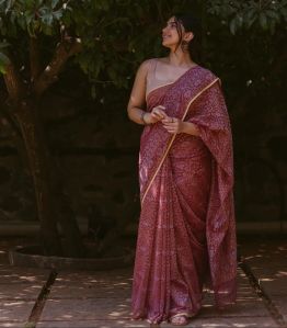 Dusty Pink Handloom Banarasi Jamdani Saree With Floral Motifs-dusty Pink