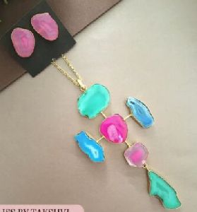 Saumya Multicoloured Chain Pendant Set