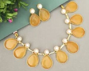 Tara Pearl Choker Necklsce Set