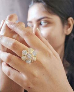 Zevarly Brilliant Star Cut Stone Ring