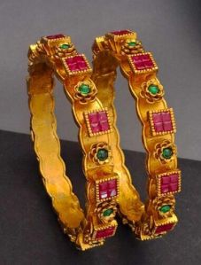 Zevarly Red Rajwadi Exclusive Bangles