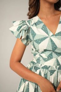 Green Geometric Print V Neck Ruffle Sleeve Tiered Dress