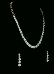 Polished Diamond Necklace Set Party Wear