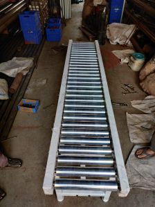 Metal Roller Conveyor, Color : Black, Blue For Moving Goods