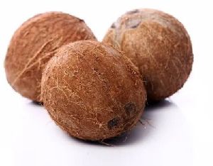 A Grade Semi Husked Coconut, Packaging Type : Gunny Bags, Packaging Size : 5-25kg, Speciality : Easily Affordable