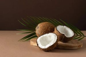 Natural Hard Fresh Semi Husked Coconut, Packaging Type : Gunny Bags, Packaging Size : 5-25kg, Speciality : Easily Affordable