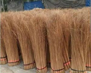 Coconut Broom Stick, Color : Brown, Handle Material : HDPE, LDPE, PP, PVC, UPVC, Length : 4 Feet